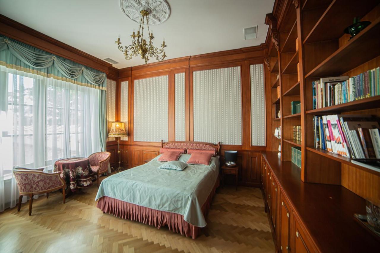 Zamek Dubiecko Hotel Екстериор снимка