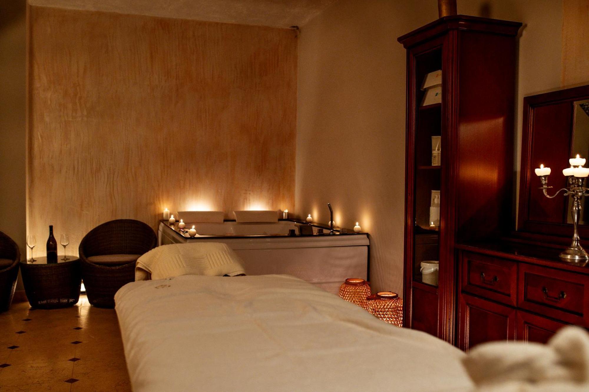 Zamek Dubiecko Hotel Екстериор снимка