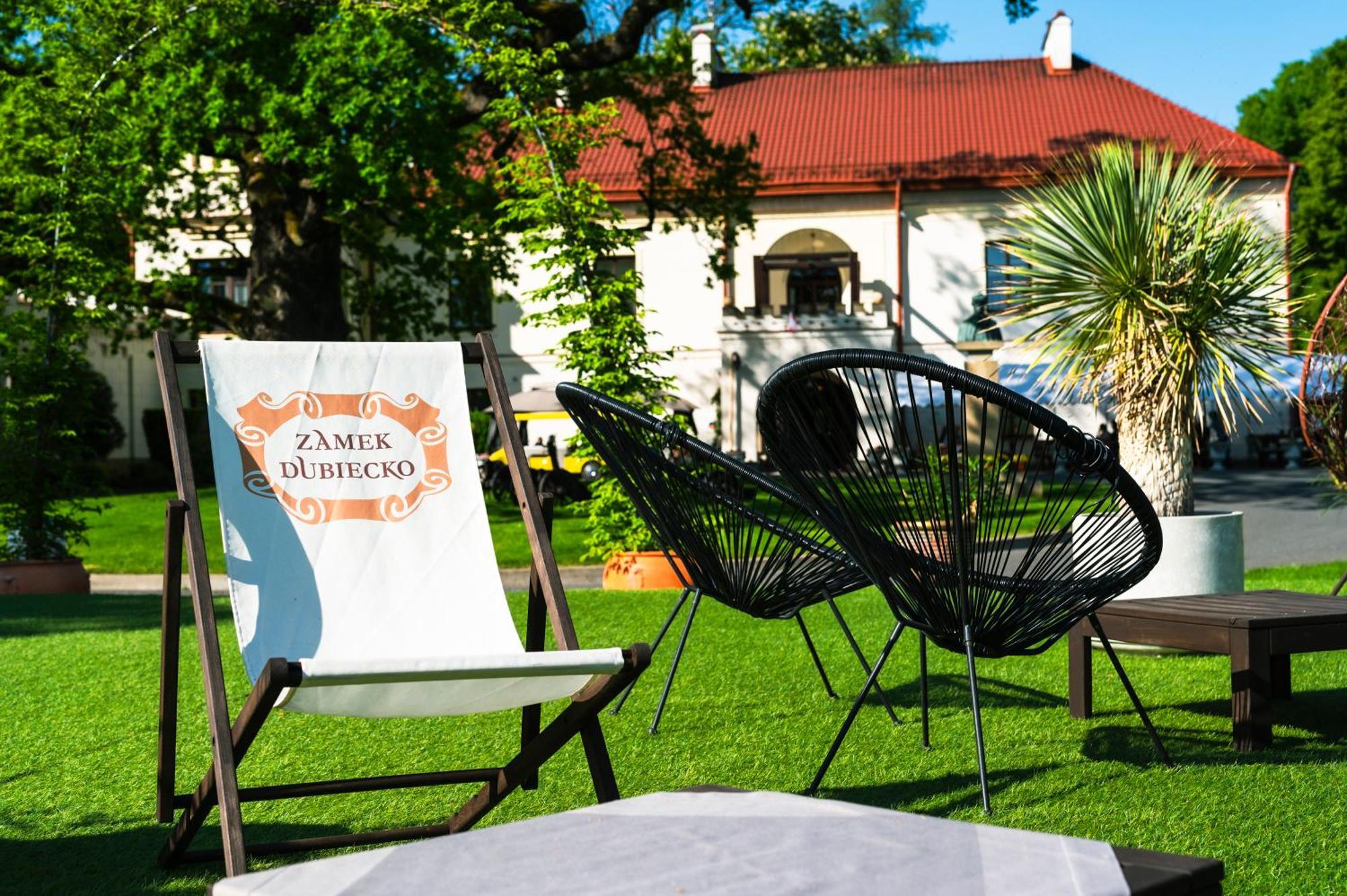 Zamek Dubiecko Hotel Екстериор снимка