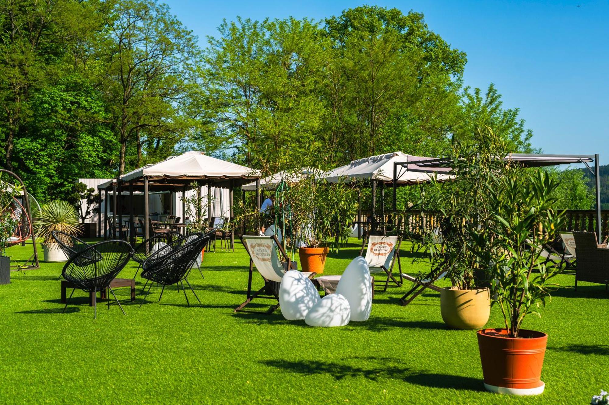 Zamek Dubiecko Hotel Екстериор снимка